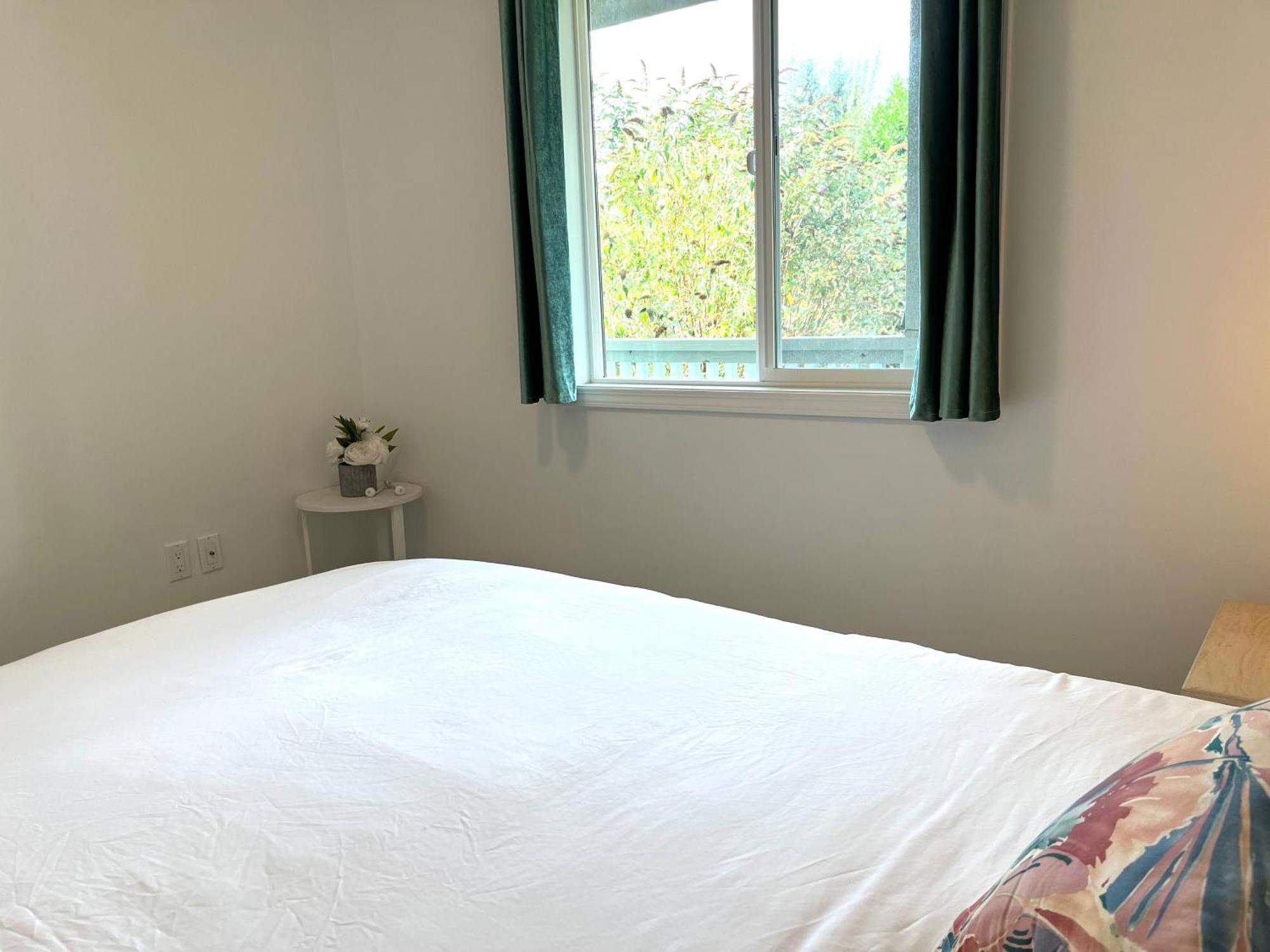 Summer Breeze Hotell Sooke Eksteriør bilde